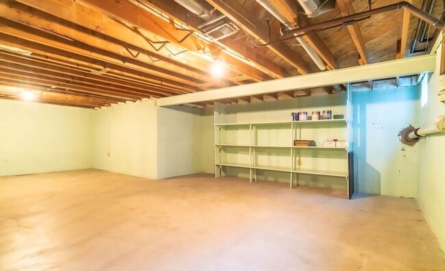 Building Photo - 4345 Pierce St