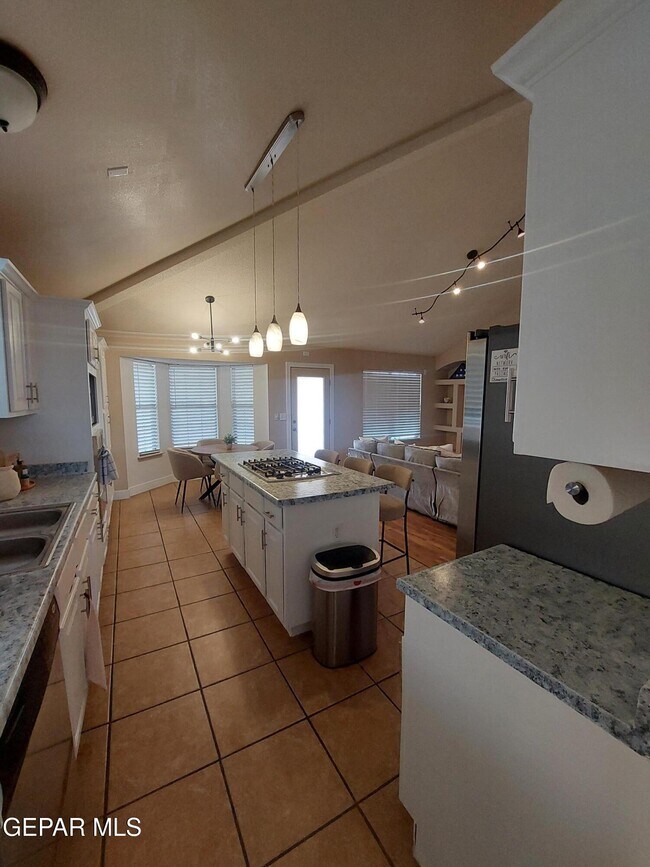 Building Photo - 14021 Highweed Dr
