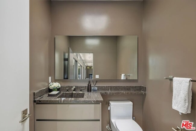Building Photo - 2189 Summitridge Dr