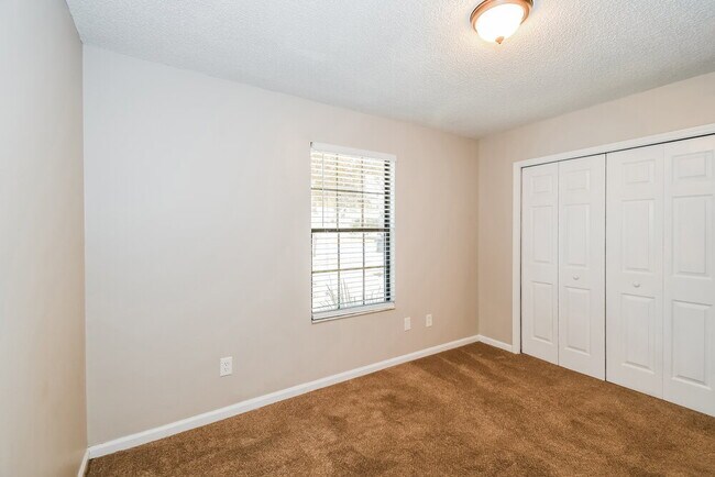 Building Photo - 1545 Kingfisher Blvd