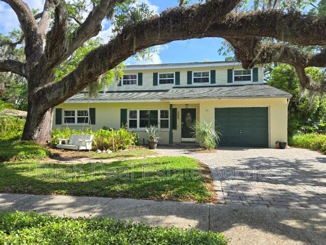 Building Photo - 733 Scotland St