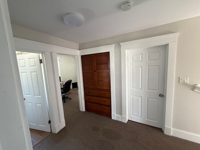 Building Photo - 1447 Elbur Ave