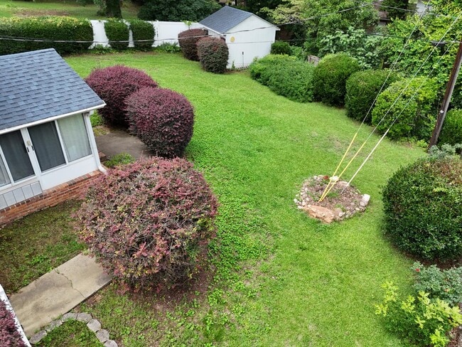 Building Photo - 625 Challedon Dr