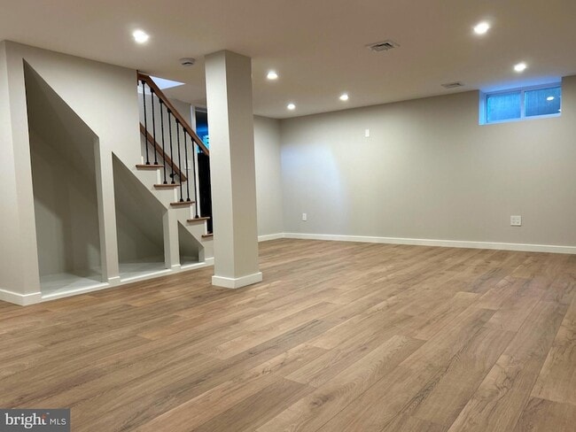 Building Photo - 428 Park Terrace