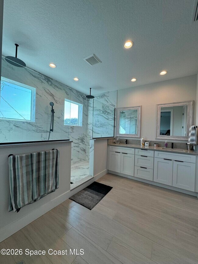 Building Photo - 223 6th Ave