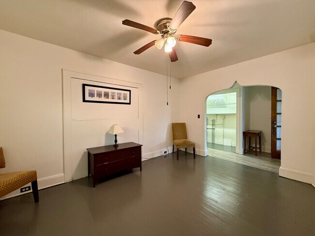 Building Photo - 43 Concord St