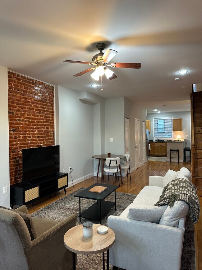 Building Photo - 37 S Ellwood Ave