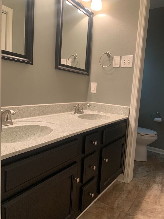 Building Photo - 1 Summer Ridge Ct