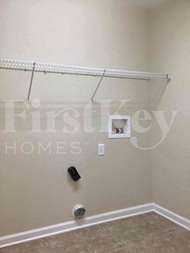 Building Photo - 10415 Candy Apple Ln