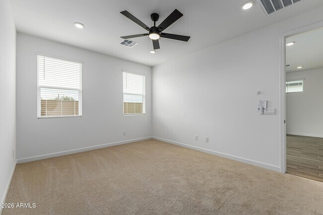 Building Photo - 6949 W Buckhorn Trail