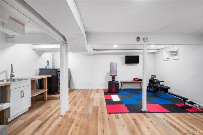 Building Photo - 19 Sherwood Dr