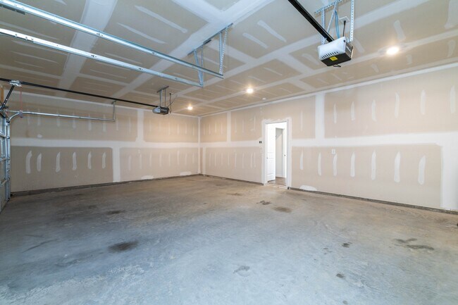 Building Photo - 4714 Willow Bluff Cir