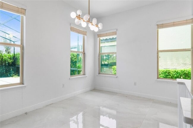 Building Photo - 8394 Lookout Pointe Dr