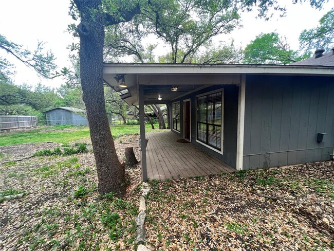 Building Photo - 2403 La Rochelle Dr