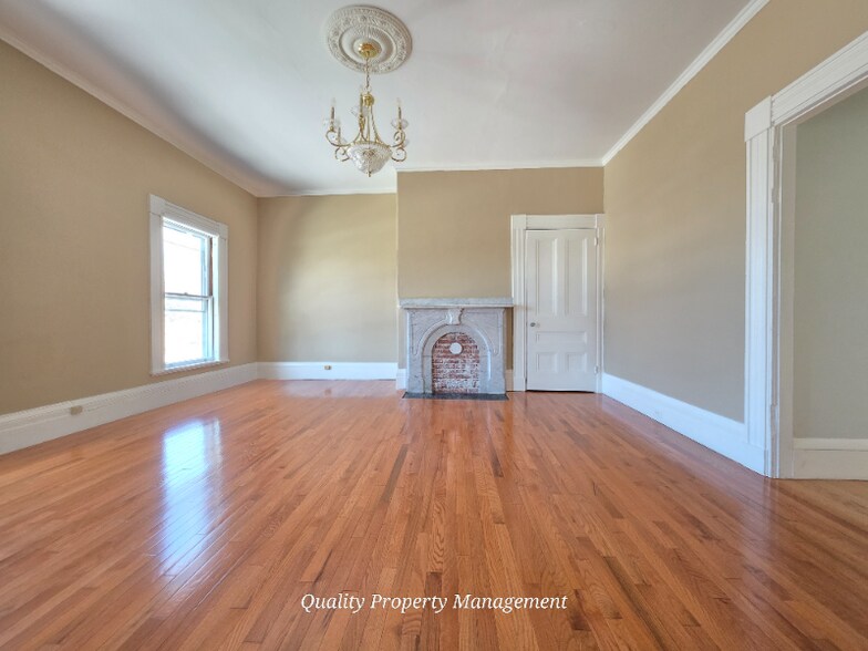 Building Photo - 157 Broadway