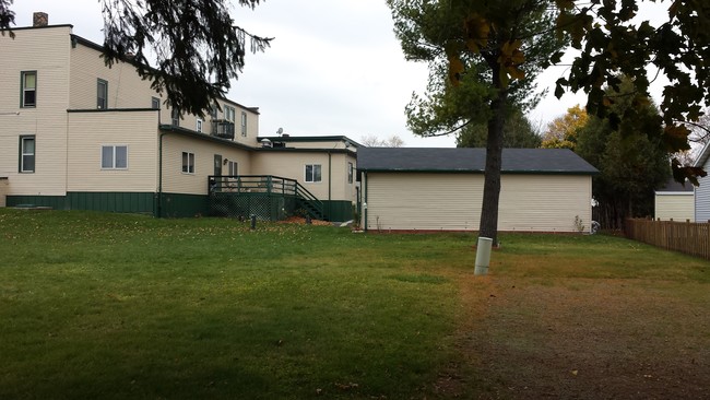 Building Photo - 506 Forest Home Dr