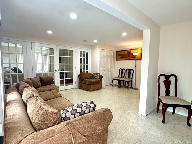 Building Photo - 10 Jackson Ave