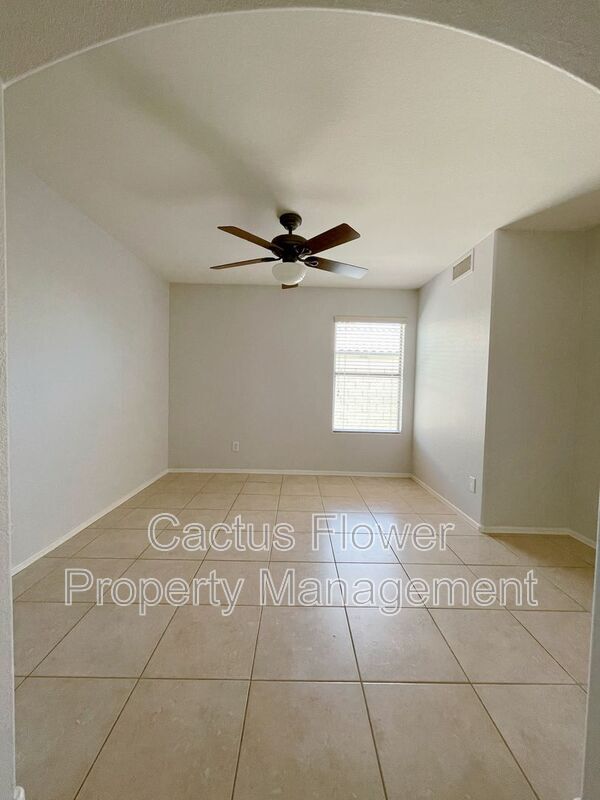 Building Photo - 2392 E Morelos St