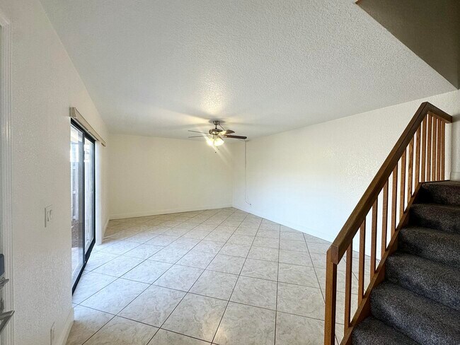 Building Photo - 208 Lake Arbor Dr