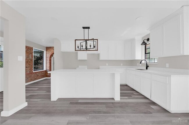 Building Photo - 26 Tiquisate Ave