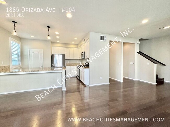 Building Photo - 1885 N Orizaba Ave