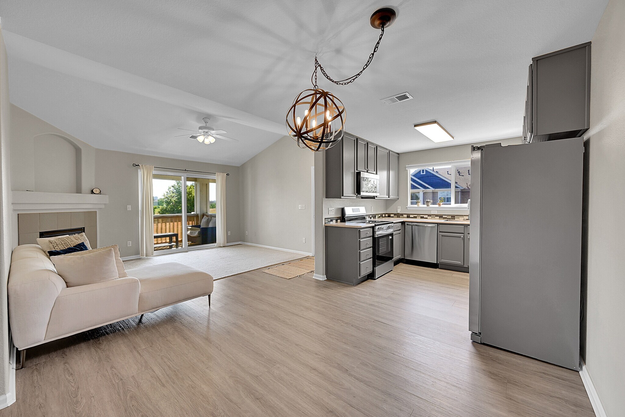 Building Photo - 8200 E 8th Ave