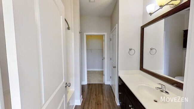 Building Photo - 827 Seigle Point Dr