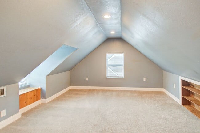 Building Photo - 3 Bed, 2.5 Bath Home in Port Norfolk