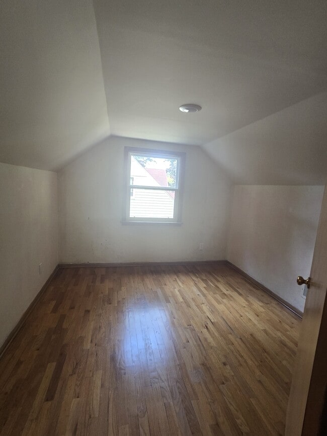 Building Photo - 38 E 32nd St