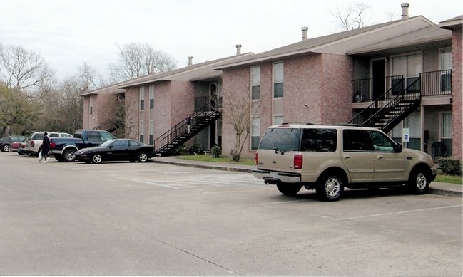 Primary Photo - Beverly Place Apartments