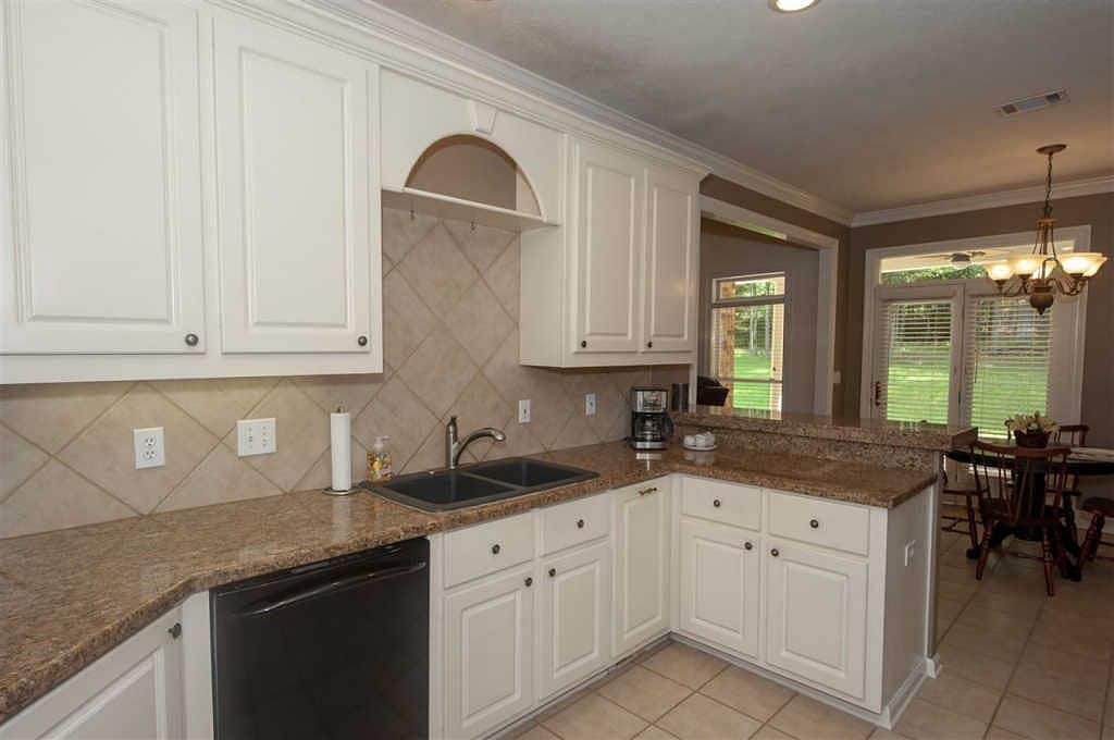 Building Photo - 110 Evergreen Ct