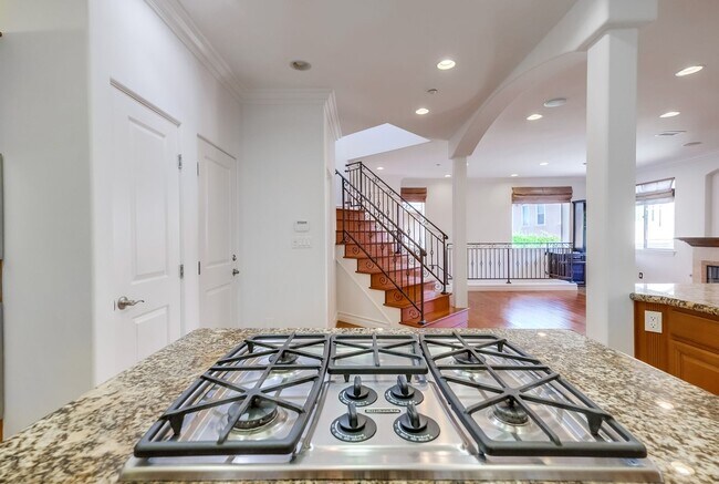 Building Photo - 1902 Marshallfield Ln