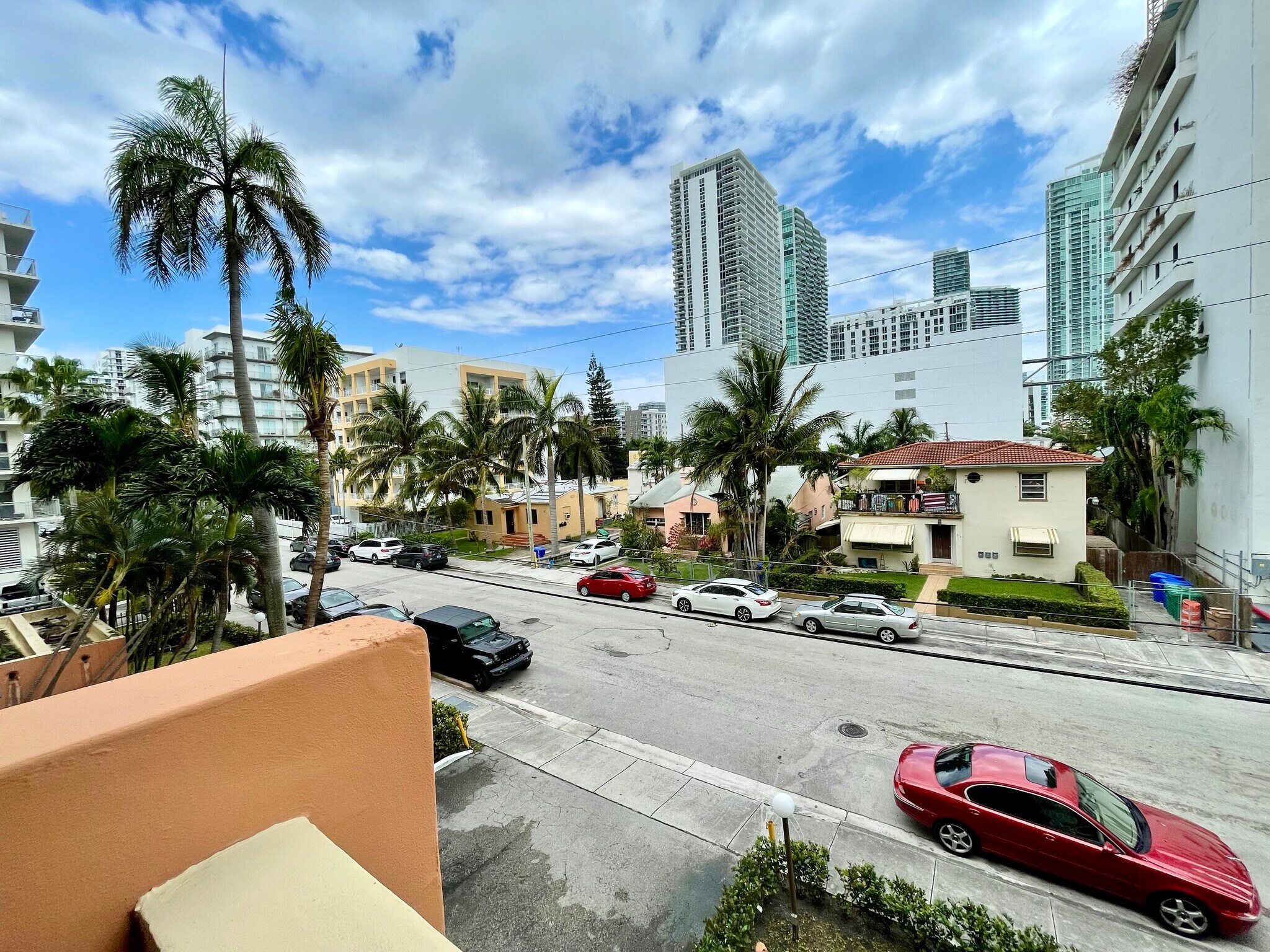 Building Photo - 600 NE 25th St