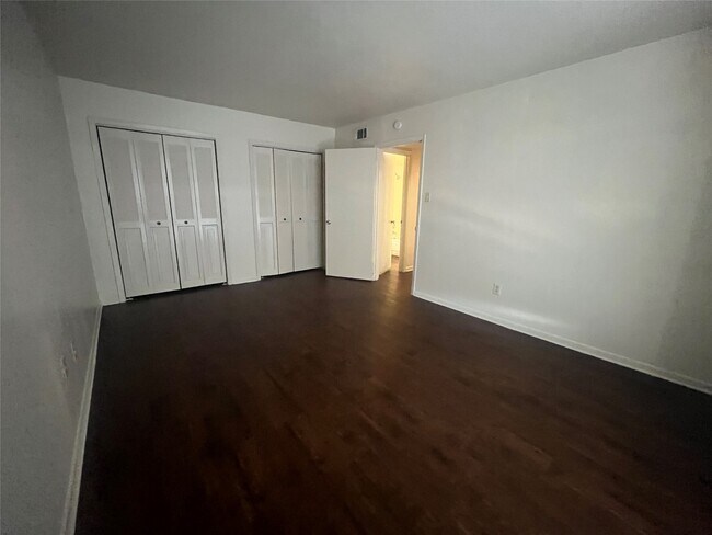 Building Photo - 8529 Hearth Dr