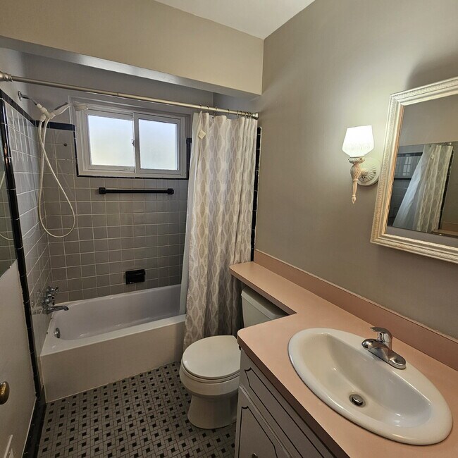 Building Photo - 3BR / 2BA Home in St. Clair Shores w/ Finished Basement, 3-Season Room & 2-Car Garage