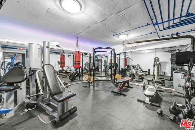 Building Photo - 1355 N Sierra Bonita Ave