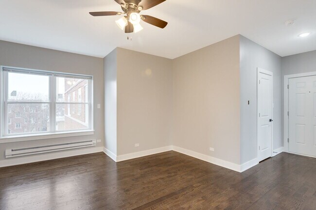 Building Photo - 8022 S Ellis Ave