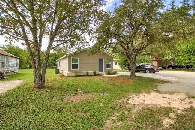 Building Photo - 108 Irene St