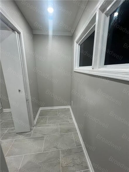 Building Photo - 955 Byron Dr SW