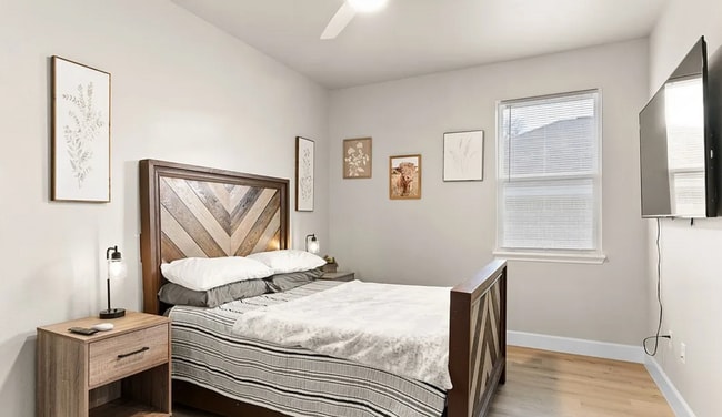Building Photo - MUST SEE!!! Beautiful Home - Won't Last Lo...