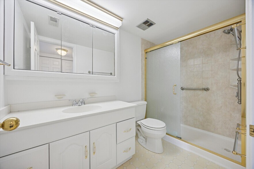 Building Photo - 113 Harvest Ln