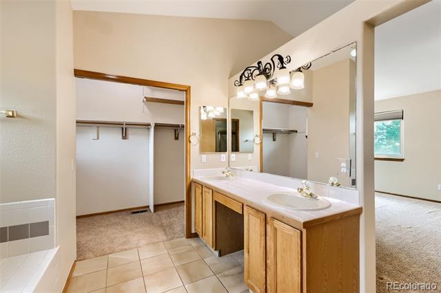 Building Photo - 1117 Ridgeview Cir