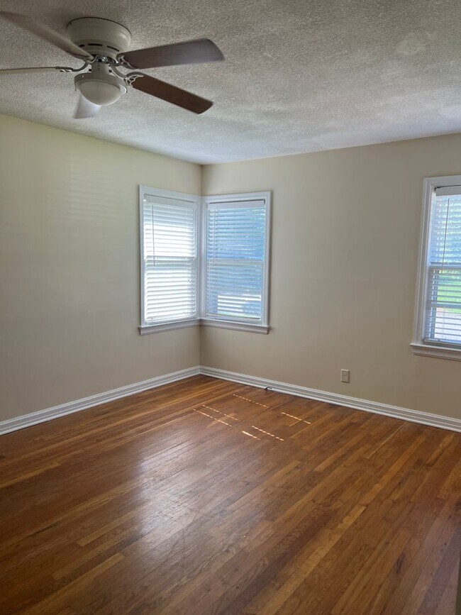 Building Photo - 3 Bed 2 Bath - Florence, AL