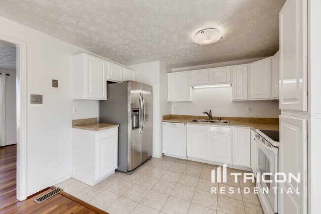 Building Photo - 7913 Jody Knoll Rd
