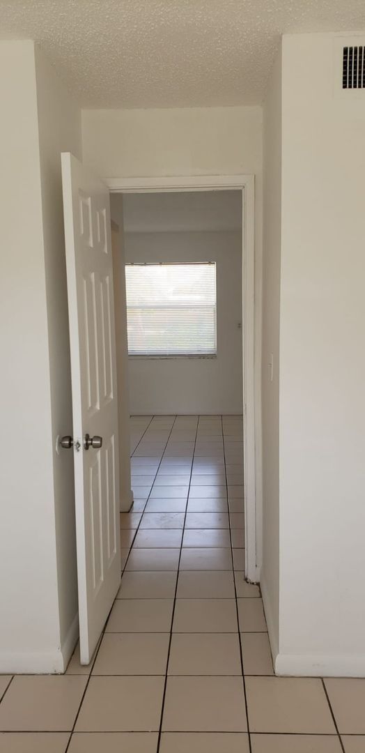 Building Photo - One-bedroom for rent in Pompano Beach