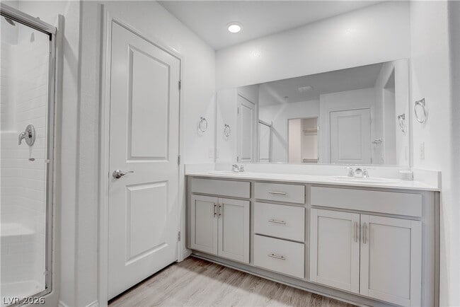 Building Photo - 9938 S Ullom Dr