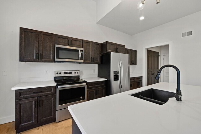 Building Photo - Lot 174