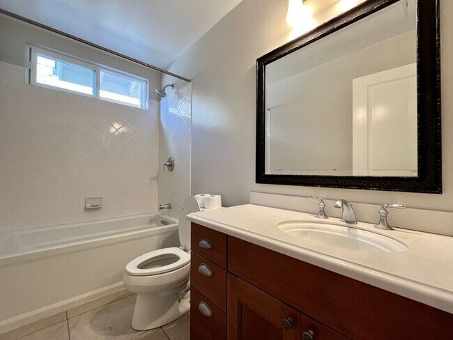 Building Photo - Hoakalei: 4 Bed, 3 Bath House Fronting Gol...