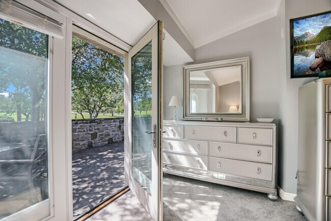 Building Photo - 100 Bay Point Dr