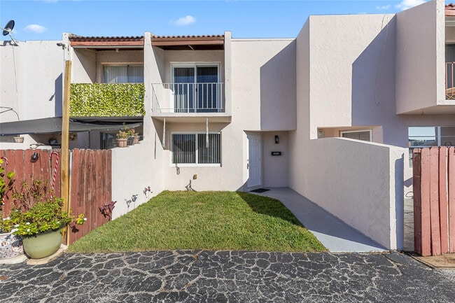 Building Photo - 5925 SW 36th Ct